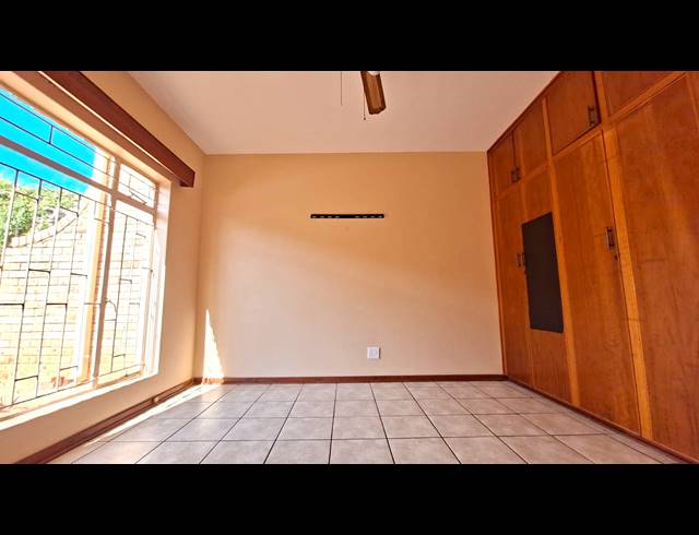 3 BEDROOM APARTMENT TO LET IN BAILLIE PARK